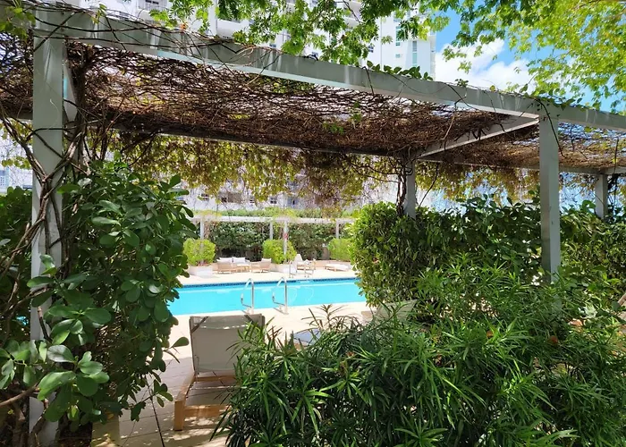 Four Seasons Studio - Privately Owned Unit